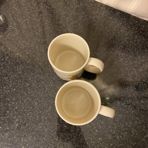 Vintage Hallmark Mama Bear and Papa Bear Mug Set - Picture 3 of 6